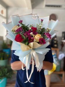 Buket Bunga Bangil – Buket Sedang dengan wrap putih! bangil