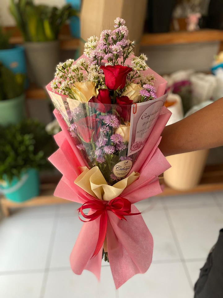Buket Bunga Valentine / Wedding – Buket Sedang