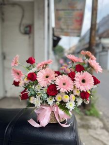 Bunga meja mawar merah pink – hiasan meja