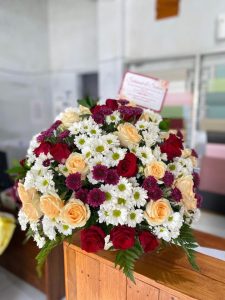 Bunga Meja Merah Putih – Bunga Ucapan bangil