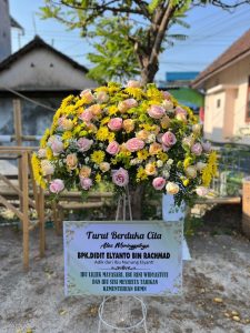 Bunga Ucapan Duka Cita – Bunga Standing Bangil